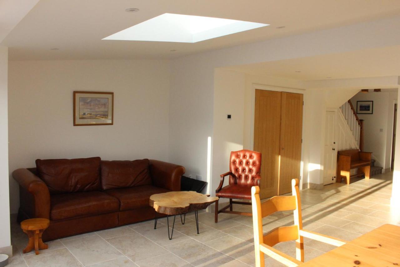Cippinstone Villa Newport  Bagian luar foto