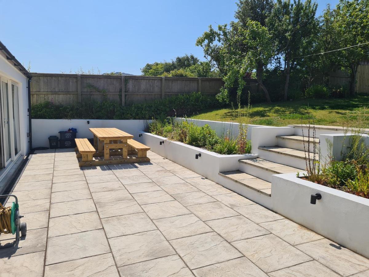 Cippinstone Villa Newport  Bagian luar foto